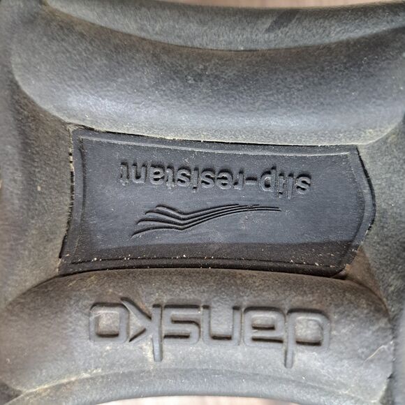 Dansko Clog. Black Leather Casual Slip Resistant Slip On Clogs Women's Size 9.5M - Picture 9 of 9